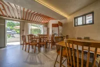 Jiuhuashan Shangquanlinshe Homestay (Roushen Baodian)