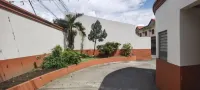 Ridge Park Hotel فنادق في لاغونا