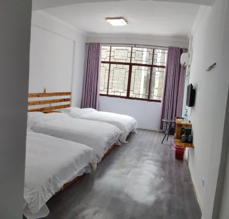 Honglai Hotel (Zhenyuan Ancient City Branch)