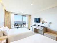 Hotel the Sea Star Отели рядом с достопримечательностью «Набережная Вольмидо»