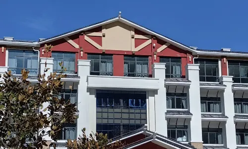 QoMoLangZong Hotel  Kayrung