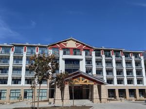 QoMoLangZong Hotel  Kayrung