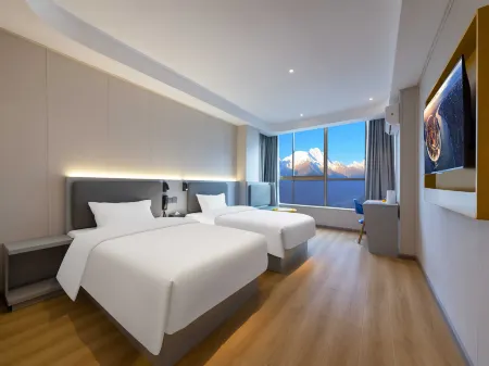 7 Days Premium Hotel (Shigatse Gyirong Town)