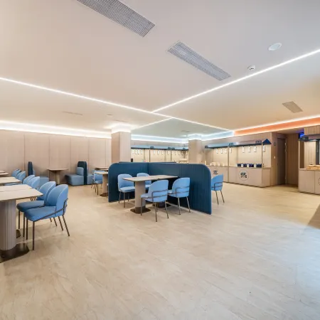 HanTing Hotel (Chengdu Jiuyanqiao Niuwangmiao Subway Station) Отели рядом с достопримечательностью «Мост Цзюянь»