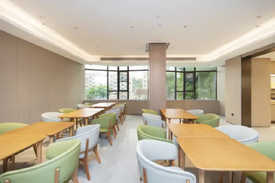 Gionee Light Guangzhou Beijing Road Pedestrian Street Отели рядом с достопримечательностью «Guangzhou Sports Center for the Youth»