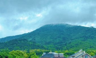 Yixing Jihe Banshan Homestay (Shanjuandong Branch)