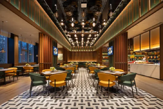 Hampton by Hilton Hangzhou West Lake Lakeside Wulin Square Отели рядом с достопримечательностью «Wanshouting»