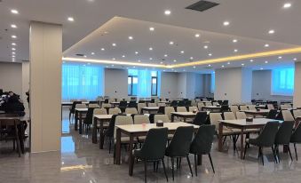 Winter Sunshine Hotel