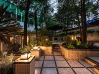 藝龍安雲飯店（貴陽黔靈山公園噴水池地鐵站店） 巴格岩附近的飯店