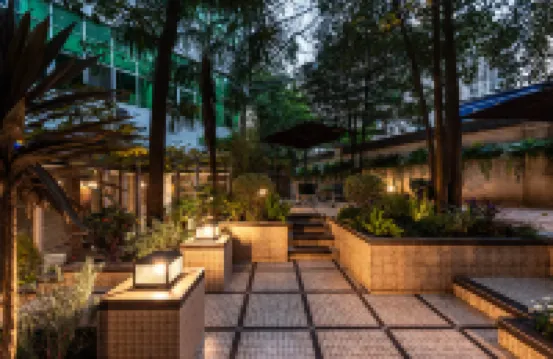 藝龍安雲酒店（貴陽黔靈山公園北京路地鐵站店） 鄰近黔靈山動物園-麒麟洞的酒店