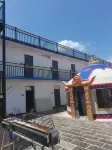Chahar Right Wing Middle Banner Cloud Totem Homestay