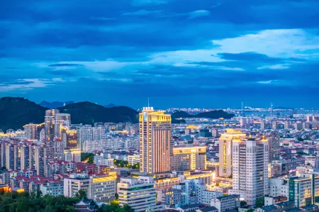 Taizhou Meet Yaman Hotel Отели рядом с достопримечательностью «Baiyun Pavilion»