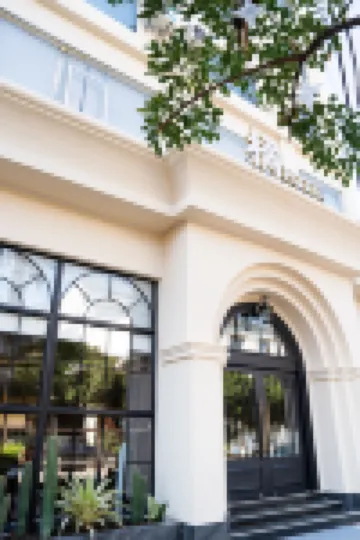 Ju Hotel (Dali Binchuan Golden City Impression Branch)