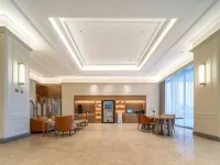 Vienna Hotel (Haiyuan County Xihu Park) - parking