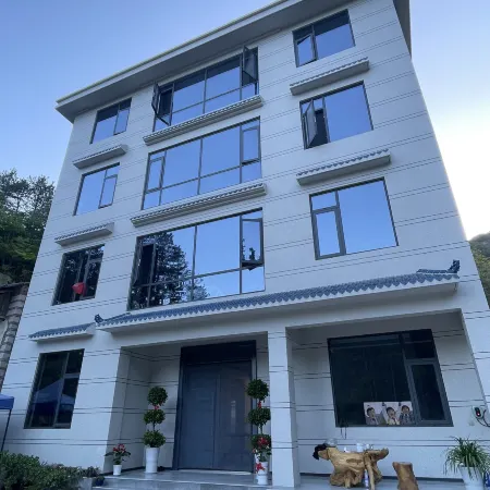 Qianshanju Homestay