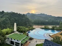Maoyan  River  Hot  Spring  Homestay - Infinity Pools