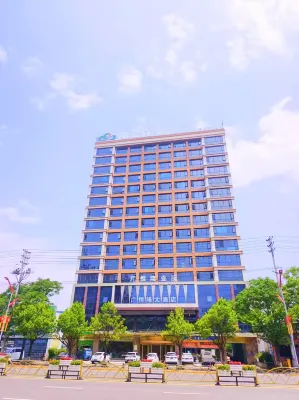 Xuanwei Nuoyun International Hotel - 3 ดาว