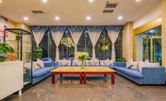 Caring Fere Hotel (Xi'an Library Metro Station)