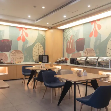 HanTing Hotel (Pingdingshan Railway Station)