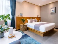Floral Hotel · Jinan Xianyuan Blue House hotel (Black Tiger Spring Daming Lake) Hotels near Black Tiger Spring