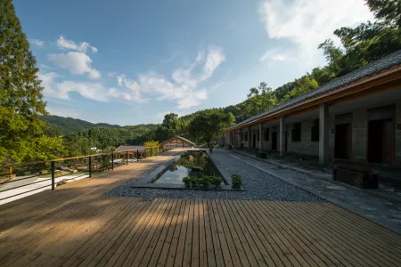 YiFeng JiuTian Hotel Отели в г. Ифэн