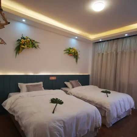 Taining Flower House B&B
