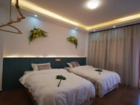 Taining Flower House B&B