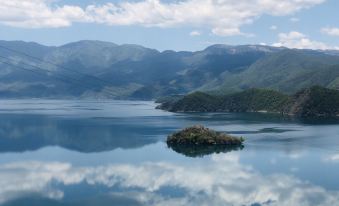 Lugu Lake View Hotel