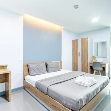 BeWish Residence Bangphlat Отели рядом с достопримечательностью «Пирс Kiak Kai»