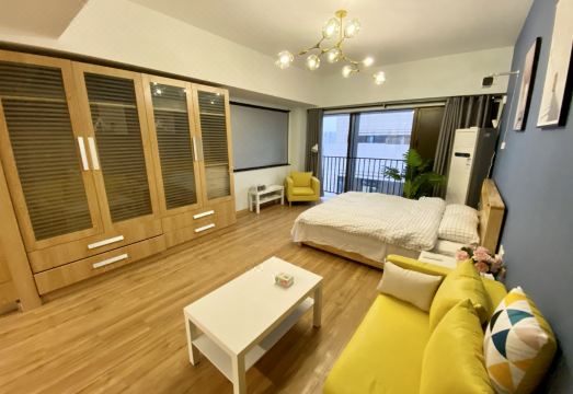 JIANGUO Apartment 거실