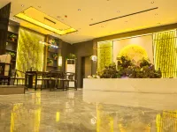 Wandu Century Haoting Hotel (Dengzhou Yikongqiao Bus Station)