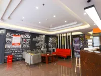 Chengke Hotel (Fengcheng Railway Station Jinma Decoration City)