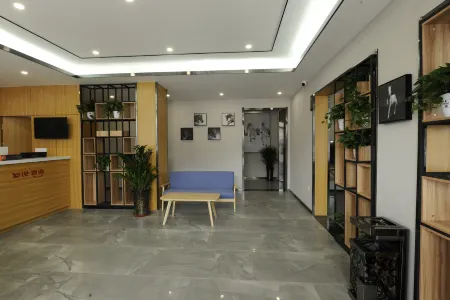 Junyi chain hotel (Xin'an Vocational Education Center store) Отели в г. Синьань