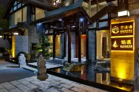 Yunman Man High-end Resort Hotel (Jingxi Xiaocheng Story)