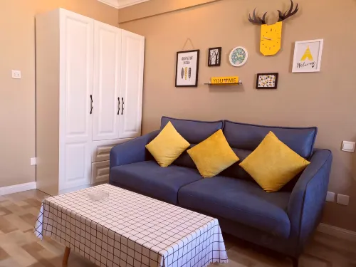 Fashion Express Short-term Rental Apartment (Zhuanghe Xintiandi Huafu Branch)