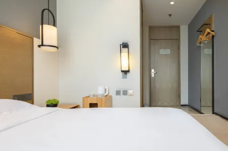 Jinyi Chain Hotel (Drum Tower General's Mansion Subway Station)