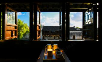 Tingjian Guli Private Tang Design Homestay (Nanxun Ancient Town Baijianlou Scenic Area Branch)