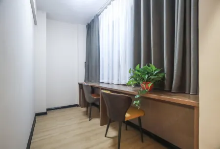 Meida Select Hotel Отели рядом с достопримечательностью «Xiangshan Temple (Southwest Gate)»