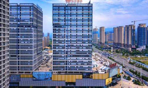 TILL BRIGHT HOTEL (Wanda Plaza store of Huaihua High Speed Railway South Station)