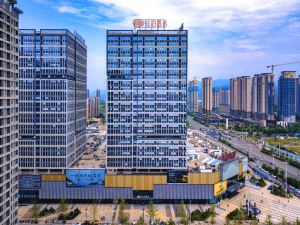 TILL BRIGHT HOTEL (Wanda Plaza store of Huaihua High Speed Railway South Station)