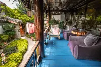 Leisure YueGuLou Inn Hotels near Viewing Platform of Lion Mountain in Lijiang Ancient Town