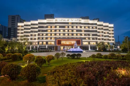 Crystal Orange Hotel (Dandong Zhongchao Yalu River Bridge Jiangjing Shop)