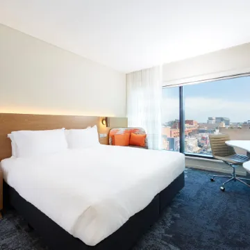 Holiday Inn Express ADELAIDE CITY CENTRE by IHG Отели рядом с достопримечательностью «Площадь Виктория»