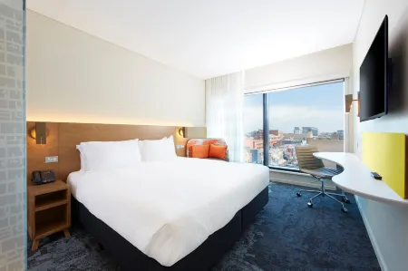 Holiday Inn Express Adelaide City Centre Отели рядом с достопримечательностью «Элдер Парк Ротунда»