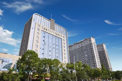 Kairui Meisu Hotel (Xiaogan East Station Yintai City Branch)