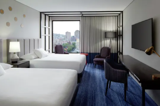 Doubletree by Hilton Montreal