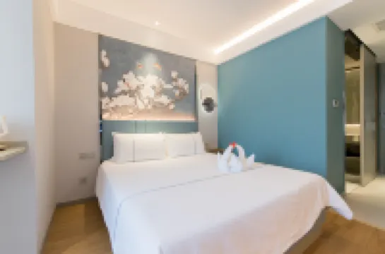 โรงแรมไป่เยว่เก๋อ (สถานีรถไฟเหยียนอัน)