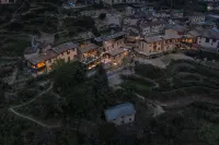 Stray Birds Hotel - Mountain view