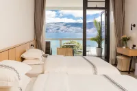Yinhua Lake View Garden Hotel Hotels in Upper Section of the Erhai Lake Ecological Corridor