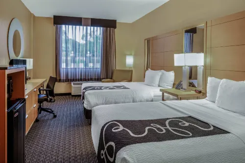 La Quinta Inn & Suites by Wyndham Naples Downtown